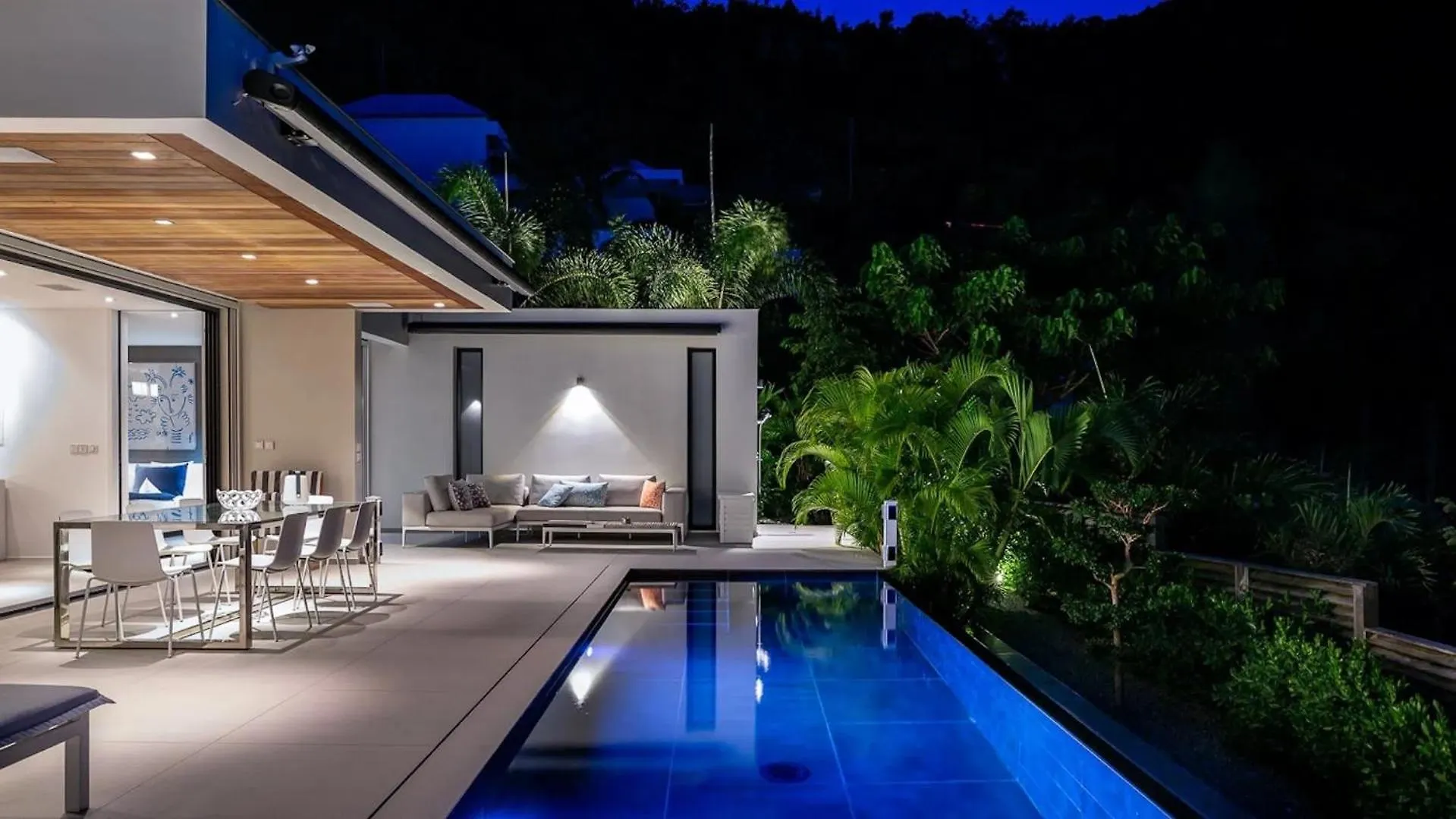 Sleek Caribbean Home With Heated Pool 古斯塔维亚 0*,  圣巴泰勒米
