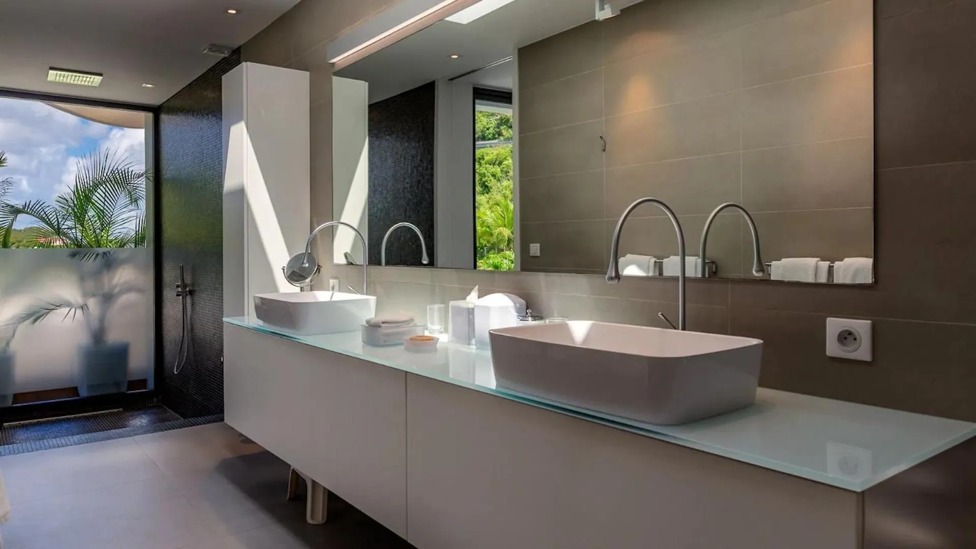 别墅 Sleek Caribbean Home With Heated Pool 古斯塔维亚