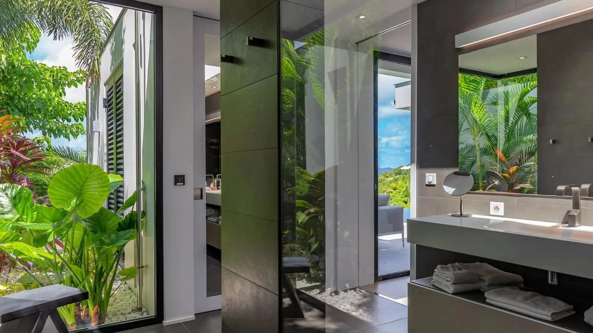 Sleek Caribbean Home With Heated Pool 古斯塔维亚 圣巴泰勒米