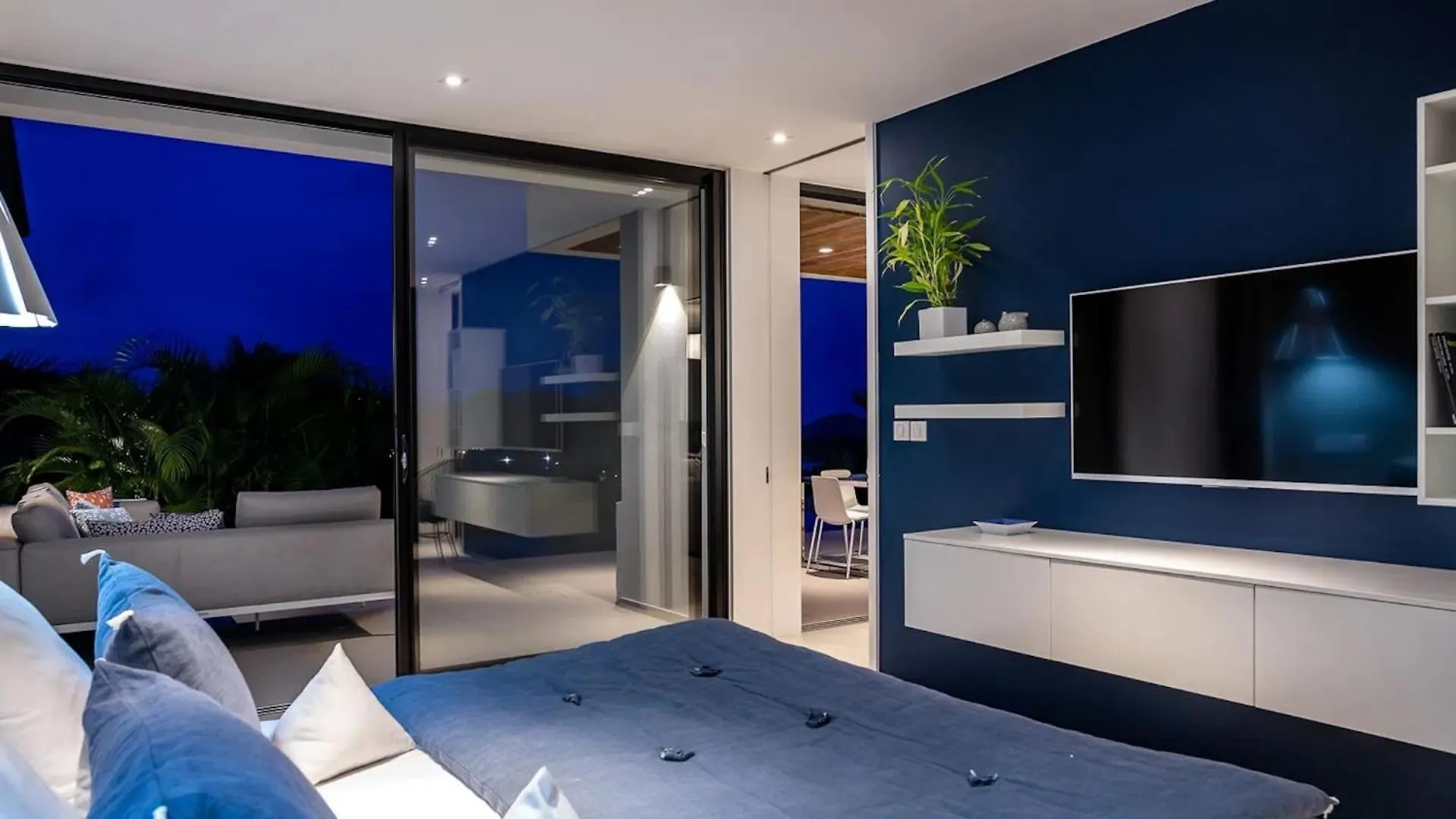 Sleek Caribbean Home With Heated Pool 古斯塔维亚 别墅