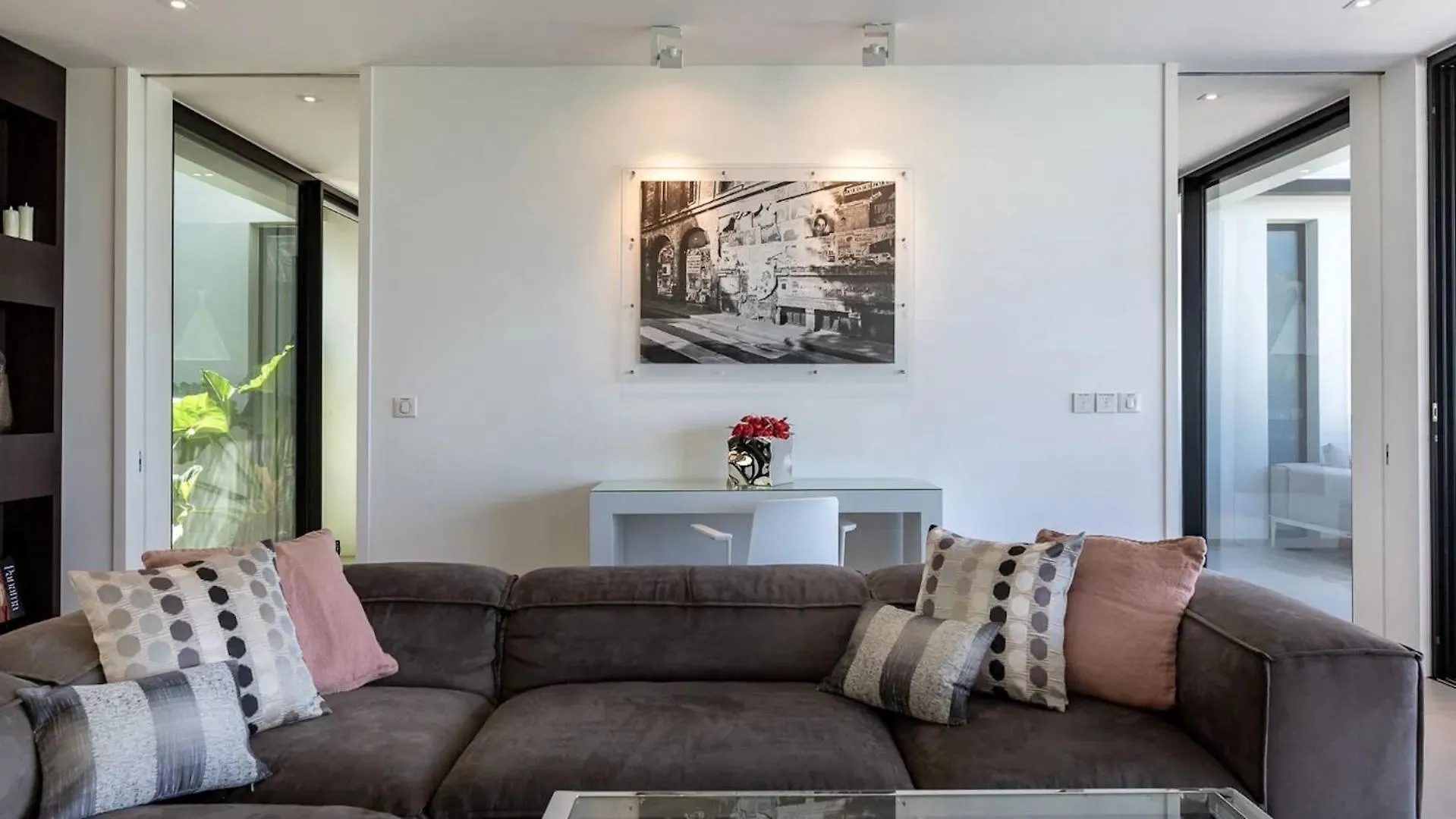 Sleek Caribbean Home With Heated Pool 古斯塔维亚 别墅