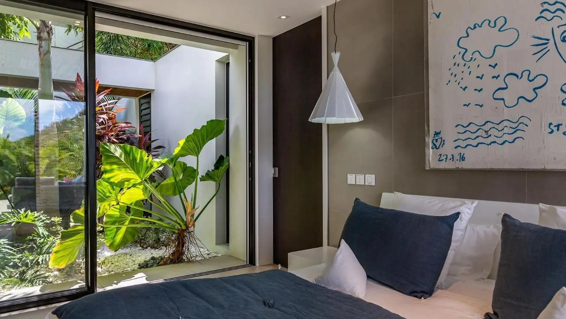 Sleek Caribbean Home With Heated Pool 古斯塔维亚 0*,  圣巴泰勒米
