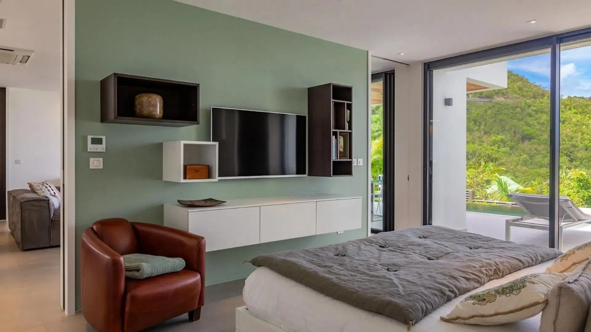 Sleek Caribbean Home With Heated Pool 古斯塔维亚 别墅