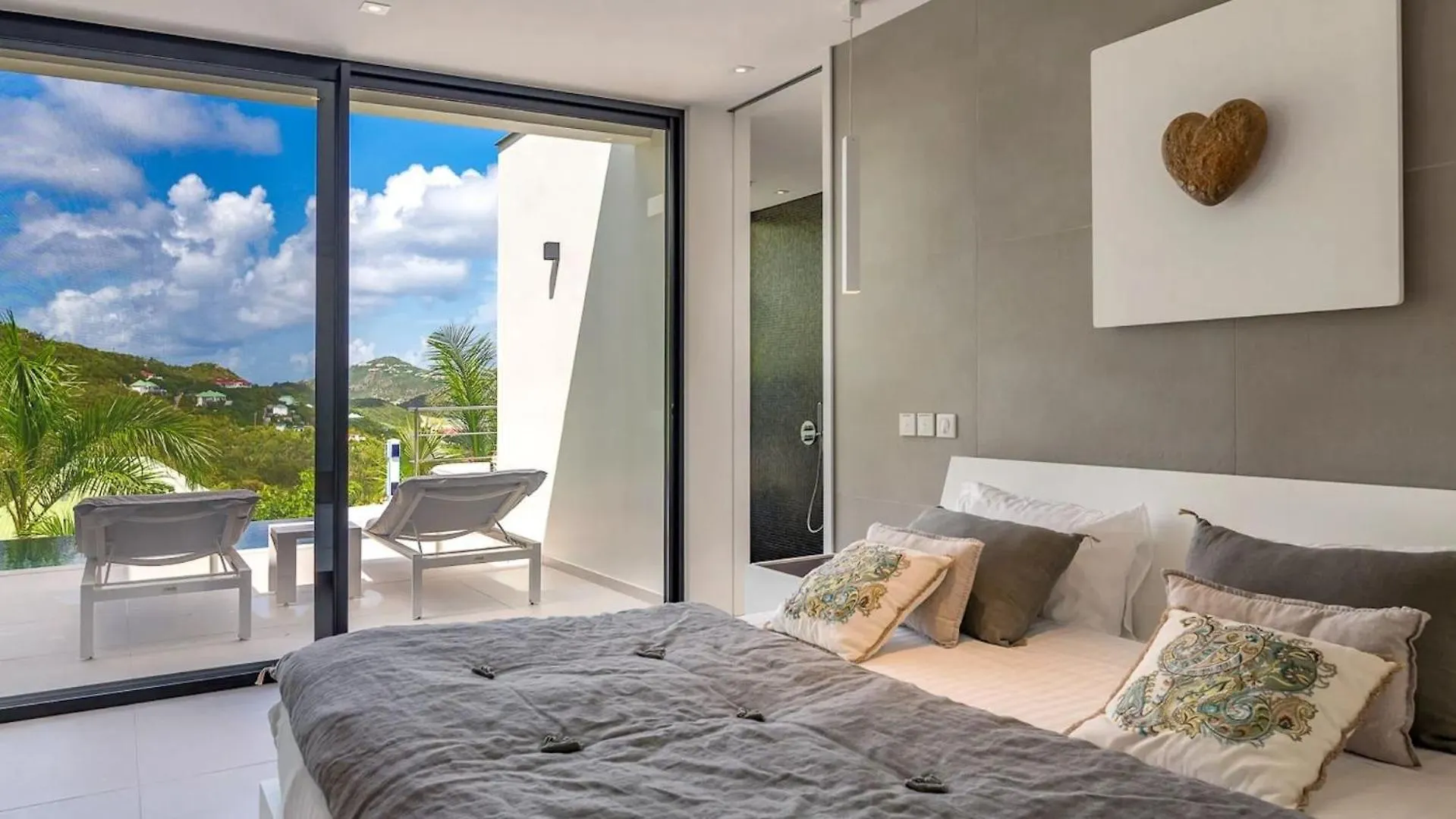 Sleek Caribbean Home With Heated Pool グスタビア 0*,